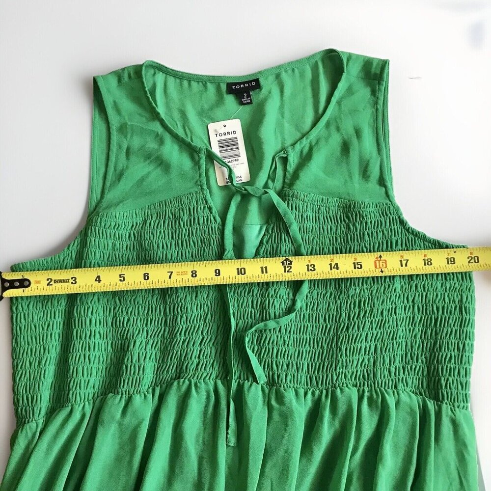 Torrid Women's Green V-Neck Sleeveless Chiffon Smock Front Skater Dress Size 2 - Picture 10 of 11